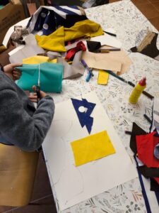 Vytvořili jsme si kubistické koláže inspirované Bequem a Picassem. Seznámili jsme se s nejznámějšími českými malíři. Vyprávěli si příběh naší prababičky, jejímž blízkým přítelem byl Jan Zrzavý.